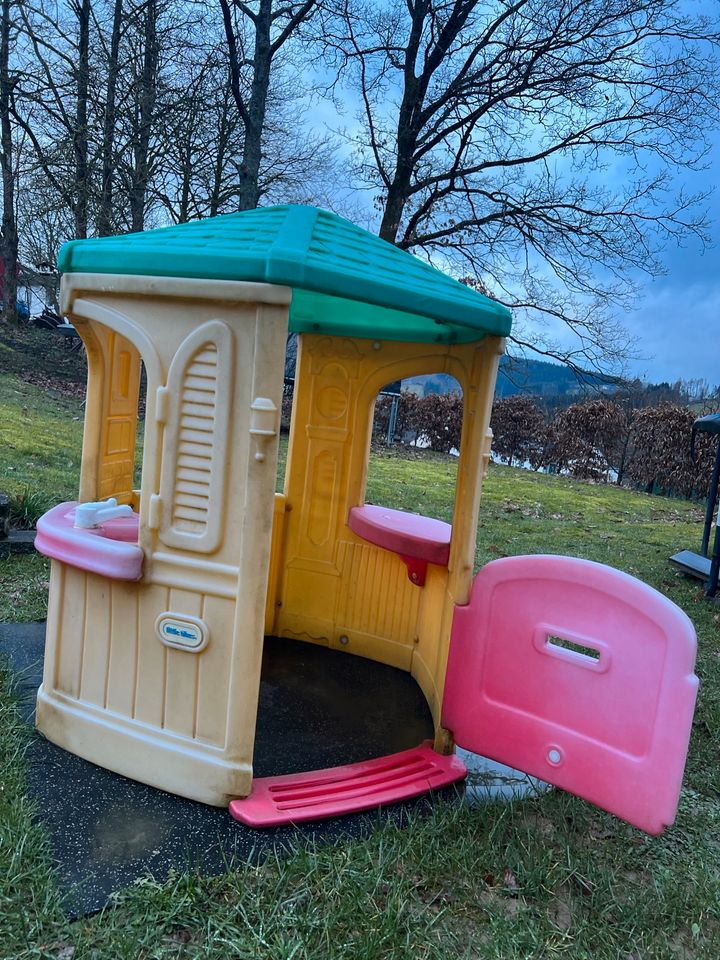 Little tikes spielhaus Häuschen garten in Bad Berleburg