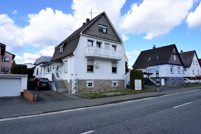 Ein Haus, zwei Wohnungen in Gladenbach