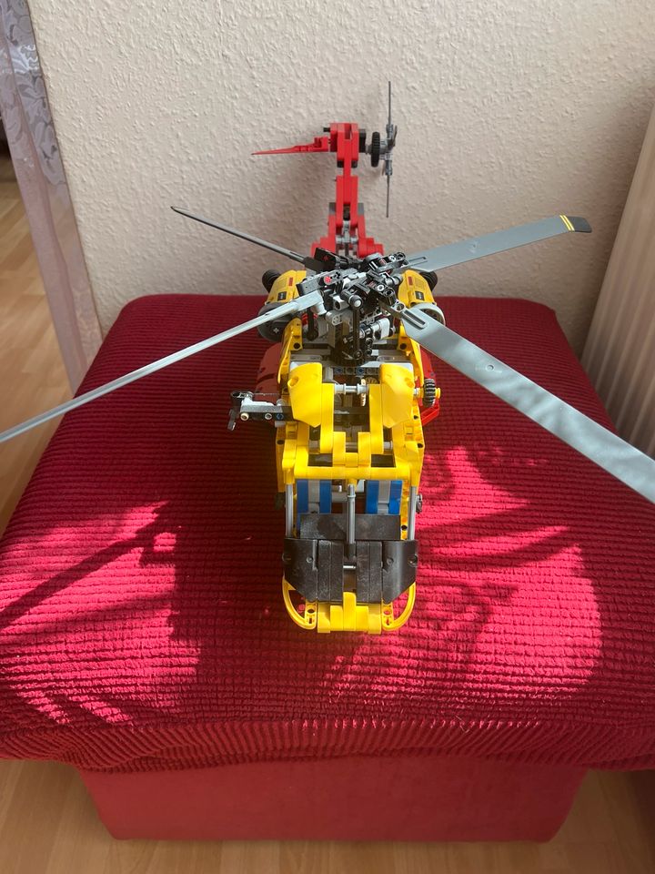 Lego Technic 9396 Helikopter Rescue in Berlin