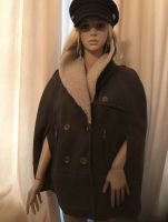 BURBERRY Brit Lammfell Poncho Mantel Jacke Leder It 44 de 36 38 Berlin - Wilmersdorf Vorschau