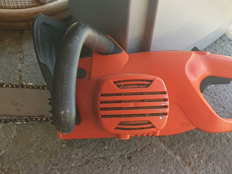 Elektro-Kettensäge Black Decker, 35cm Schwertlänge, in Löbau