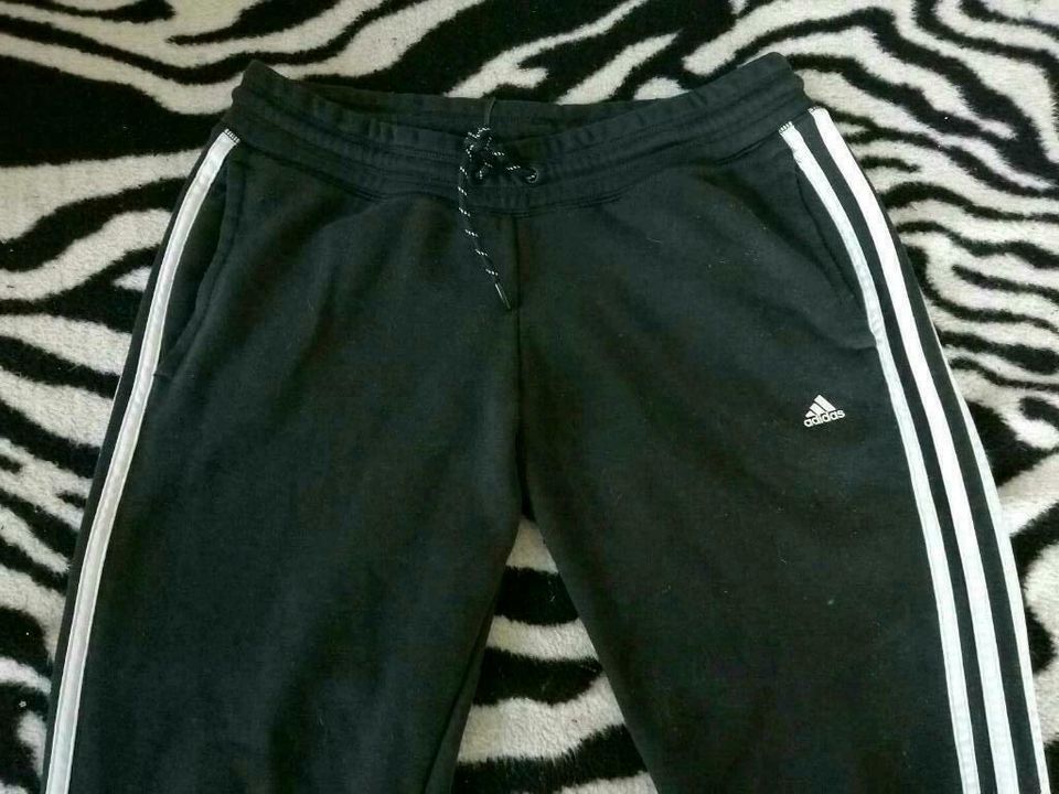 Adidas Jogginghose schwarz weiß Gr. S-M in Walsrode