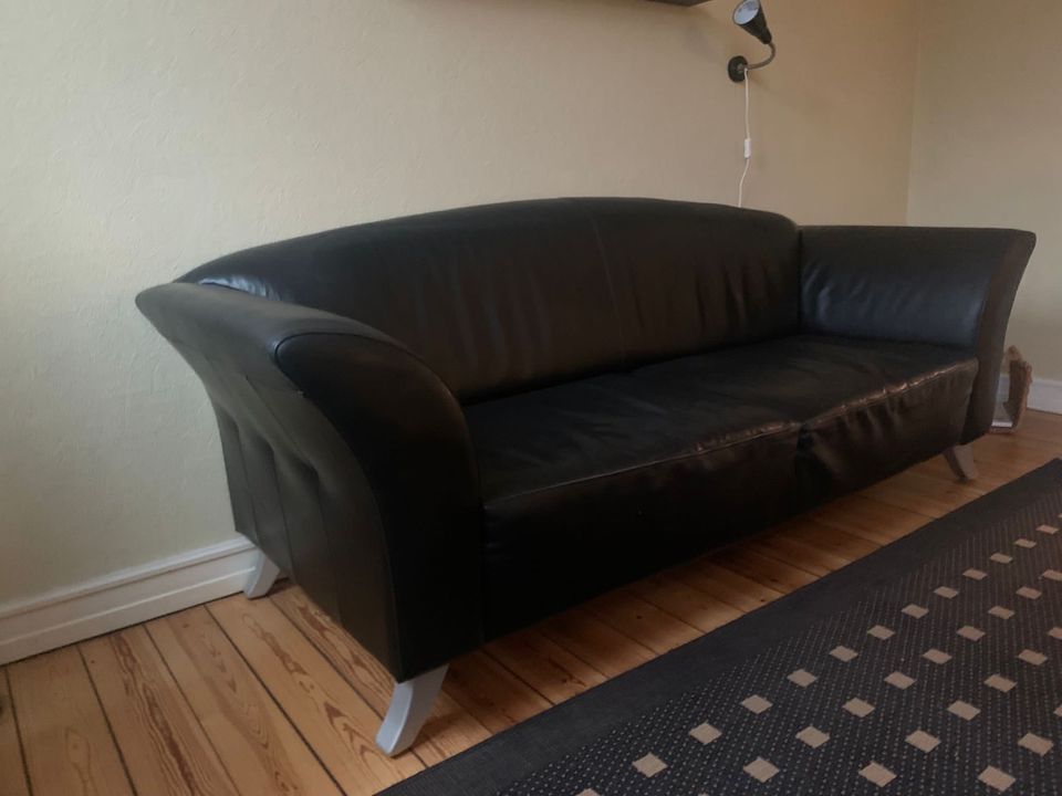 Tolle Leder-Couch / Sofa schwarz sehr guter Zustand in Berlin