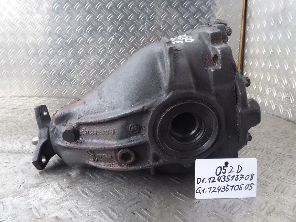 Mercedes W202 Differential A1243513708 A1243510505 Ü:3,27 3:27 in Rastatt