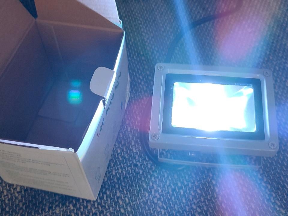KINGSO RGB Strahler 10W LED Scheinwerfer mit RF-Fernbedienung RGB in Weißenfels