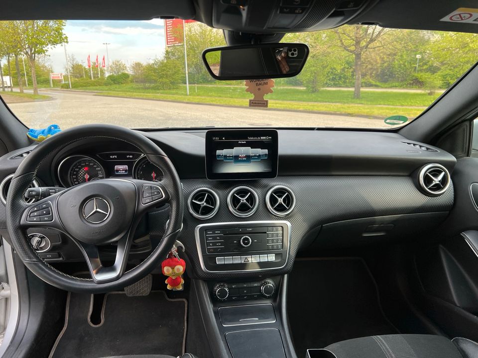 Mercedes Benz A180 Led Navigation Teilleder in Pampow