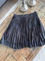 Rock TOPSHOP Asos 36 34 XS S Plissee Spitze schwarz Niedersachsen - Delmenhorst Vorschau