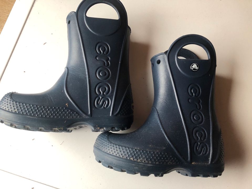 Crocs Kindergummistiefel dunkelblau, Größe 25-26 in Schiffweiler