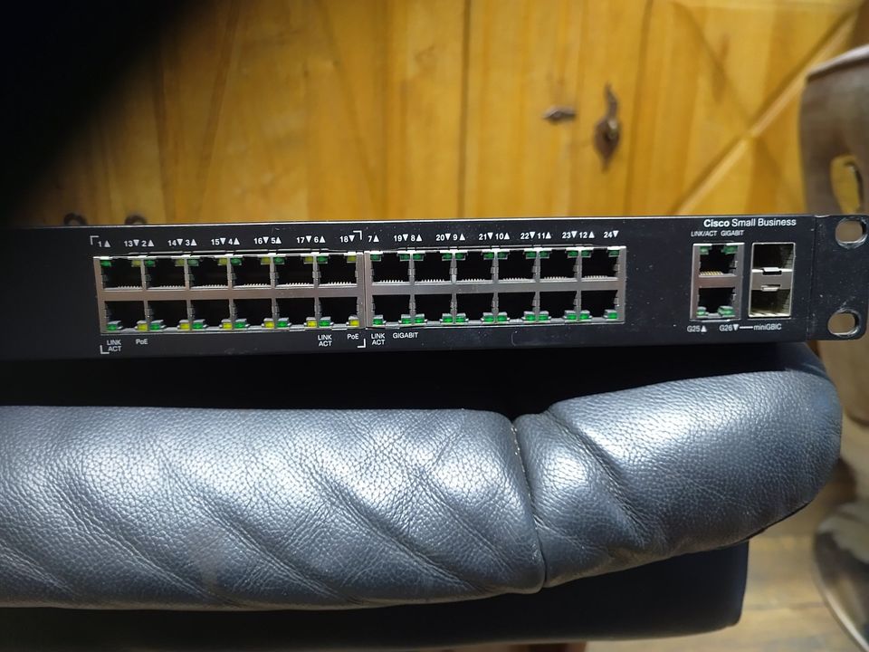 CISCO  Small Business Switch SG 200-26 mit PoE Gigabit in Wachtendonk