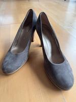 Gabor Pumps taupe beige Gr 5 Nubukleder Hessen - Pohlheim Vorschau