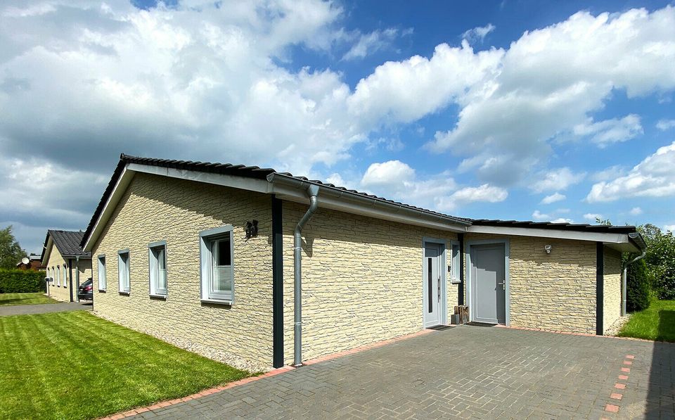 Ferienhaus am See (1 bis 8 Personen) mit eigenem Tretboot+Panorama Außensauna in Köln