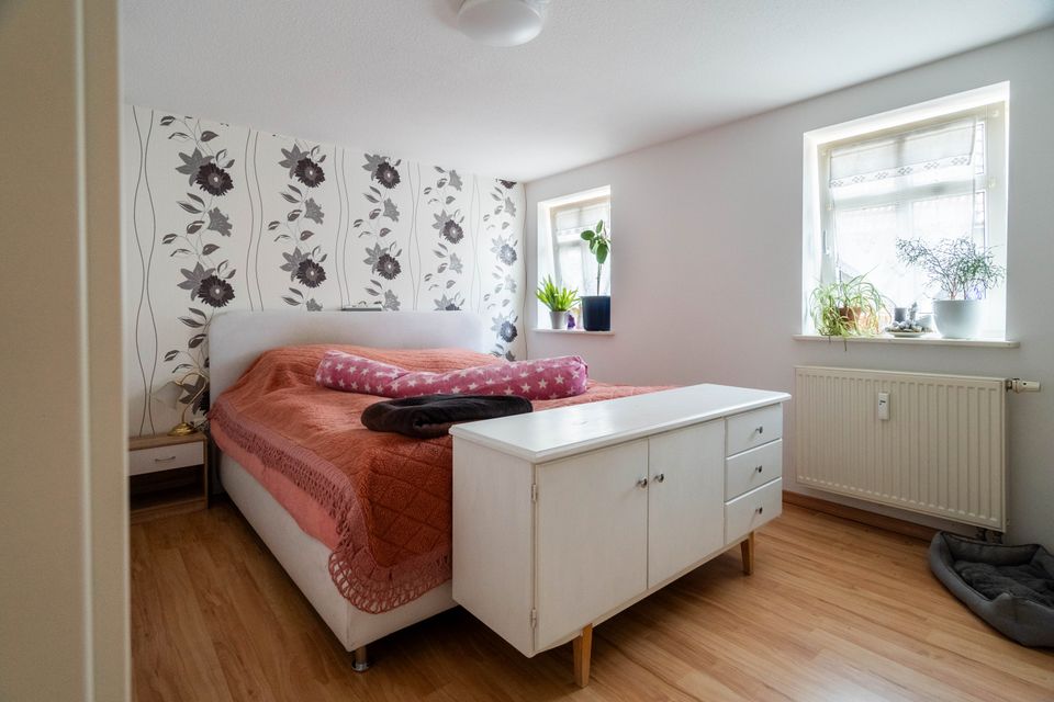 4-Zimmer-Wohnung mit Garten, Stellplatz und Garage in Pressig