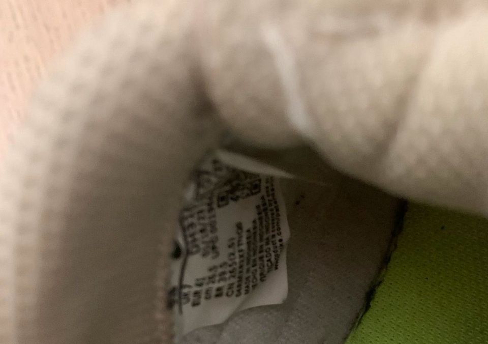 Nike sneaker Leder beige 41 neuwertig in Haiger