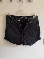Damen Jeans Shorts Gr.32/34  Preis pro Stück 5 Sachsen-Anhalt - Muldestausee Vorschau