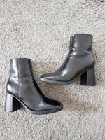 Stiefeletten Boots Damen schwarz Blockabsatz Gr. 35 Stuttgart - Möhringen Vorschau