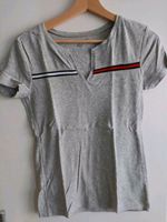 Graues T-Shirt von Tommy Hilfiger in Größe S für Damen *neu* Hessen - Biebergemünd Vorschau