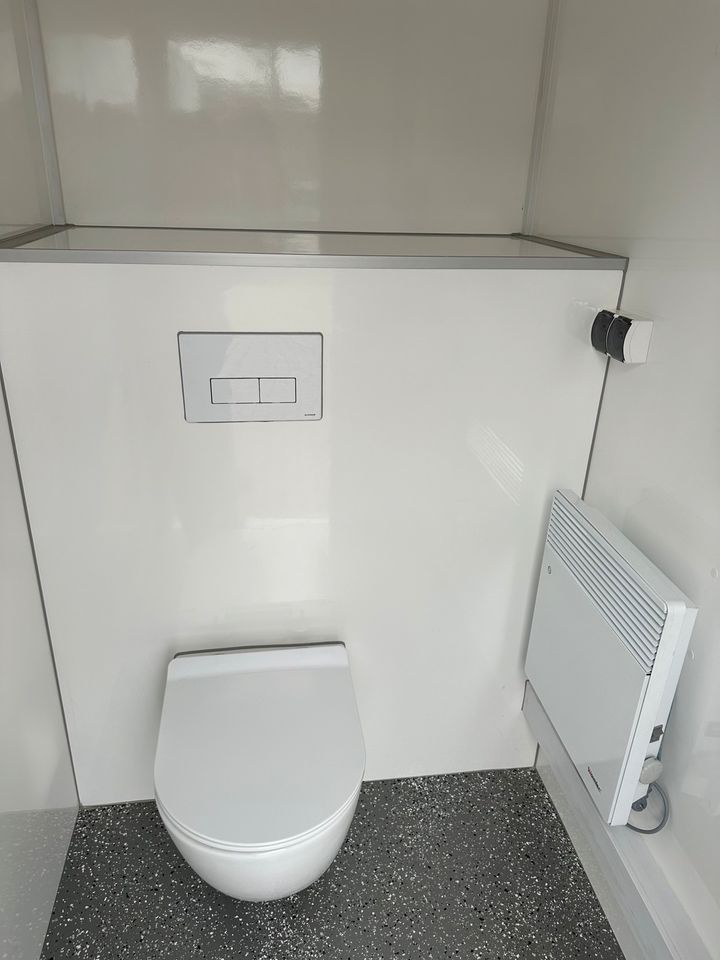 VIP Toilettenanhänger Toilettenwagen Klowagen WC-Anhänger Neu in Osterholz-Scharmbeck