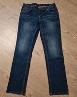 Damen Jeans neu w30 l32 40/42 Straight Fit Sachsen - Glauchau Vorschau