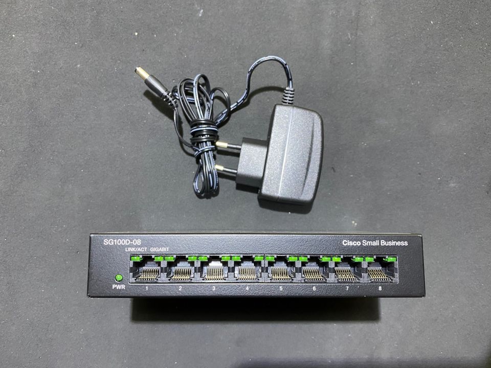 Cisco 8-Port Gigabit Switch SG100D-08 - VERSANDKOSTENFREI (1) in Köln