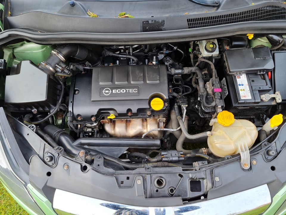Opel Corsa D 1.4 / TÜV 8-2025  / Sehr guter Zustand! in Ostrhauderfehn