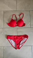 roter Bikini von s.Oliver in Größe 40B mit Schmuckdetail Niedersachsen - Leer (Ostfriesland) Vorschau