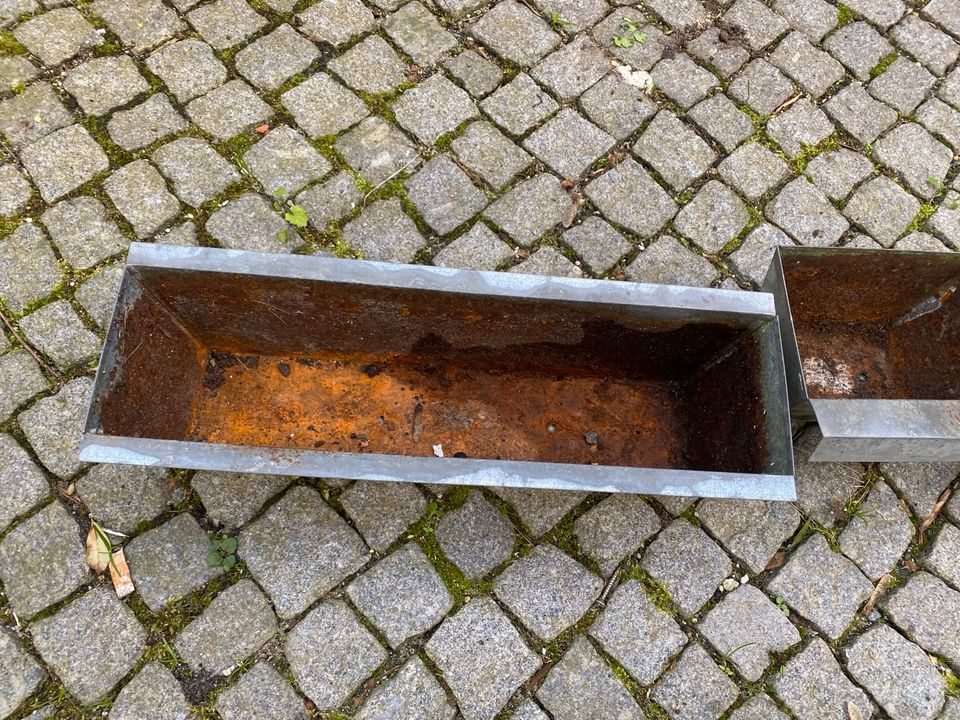 Paletten Blumenkästen in Silber 3 große 1 kleines in Hamburg