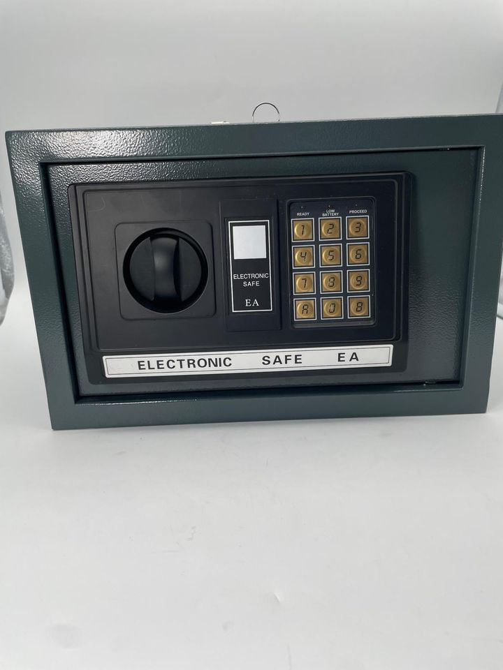 NEU Tresor Elektronischer Safe Geldschrank 20x31x22cm Möbeltresor in Soltau