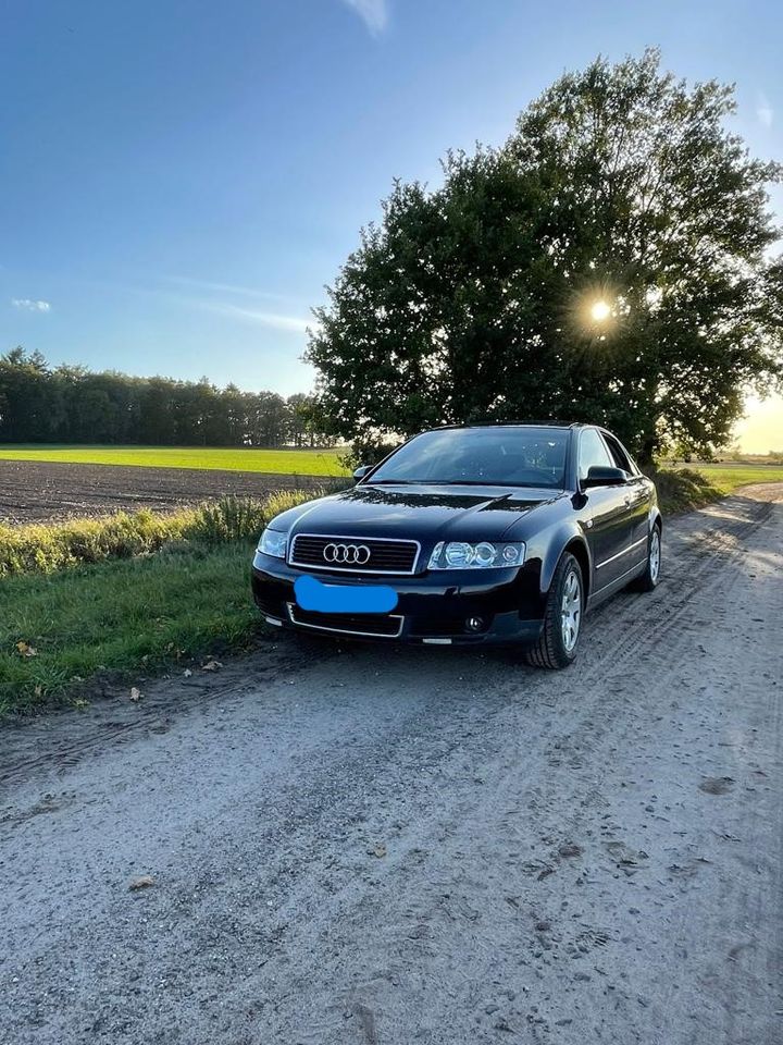 Audi A4 S 2l (2002) in Heeslingen