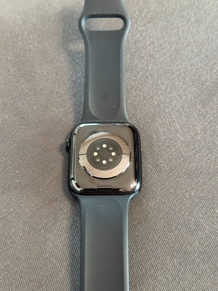 Apple Watch Series 7 45mm Midnight Aluminium Case in Stuttgart