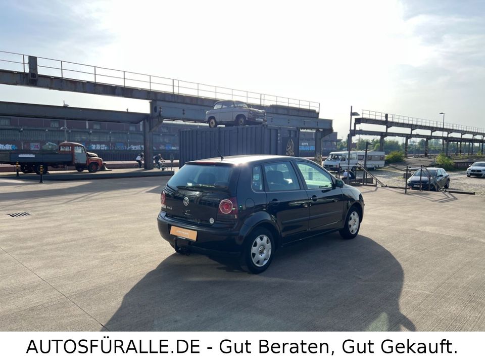 Volkswagen Polo IV*Trendline*Klima*SH-gepfl.*AHK*SHZ*TOP! in Bremen