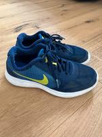Nike Turnschuhe 36,5 blau Sneaker Sportschuhe Hessen - Gründau Vorschau