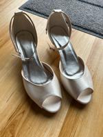 Brautschuhe, Ivory, Größe 37, neu & ungetragen Hessen - Niedenstein Vorschau