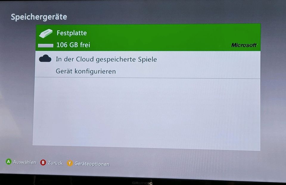 Xbox 360 Bundle Konsole und Controller sowie Spiele in Velbert