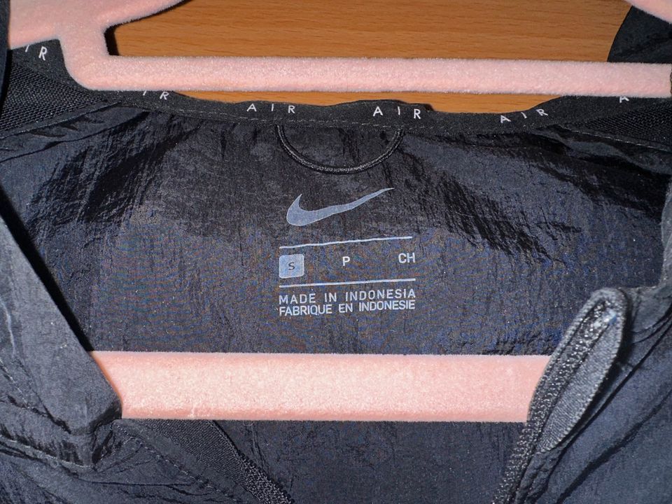 Nike Air Jacket Crop Größe S in Kirchenthumbach
