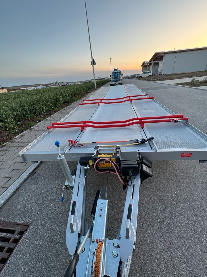 Autotransport Anhänger mieten 8,3 x 2,3 m in Tübingen