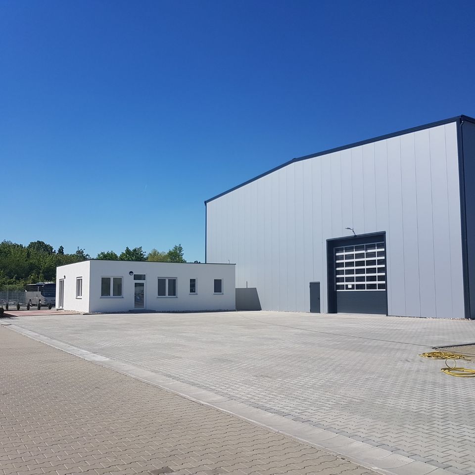 TOP LAGE Gewerbehalle/Warmhalle mit 1200m2 / Freifläche plus Büro mit 120m2 zu vermieten in Leipzig