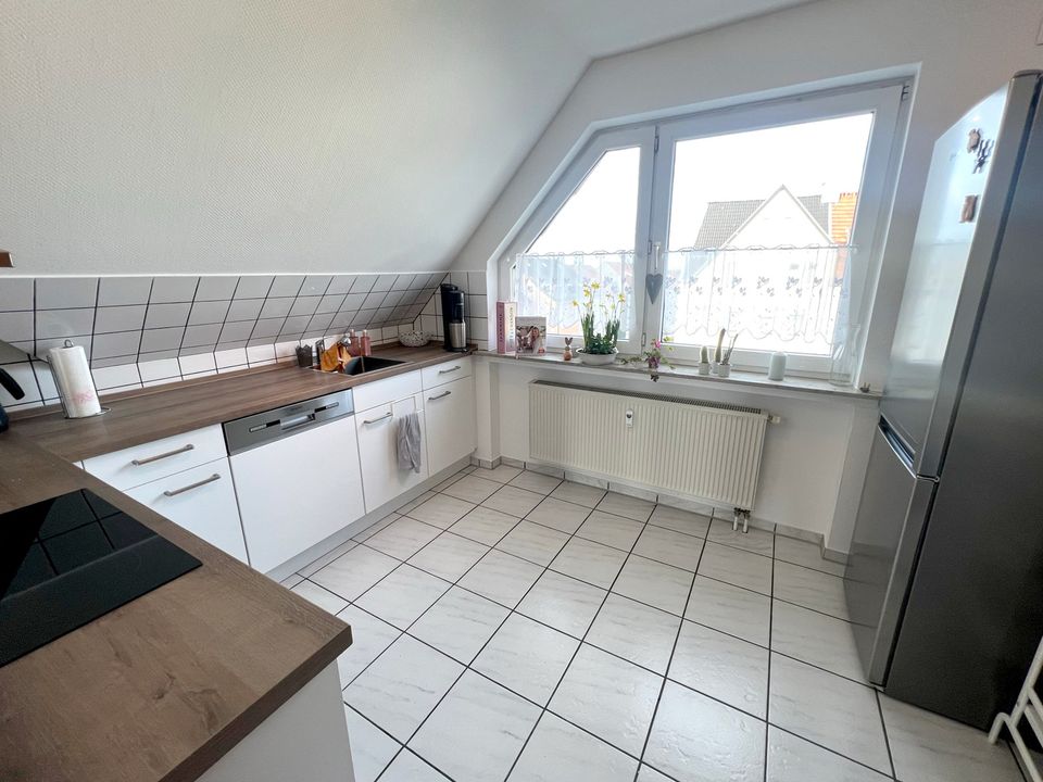 SCHADE IMMOBILIEN - Toller Weitblick - schöne 2-Zimmerwohnung mit Balkon und Stellplatz! in Lüdenscheid