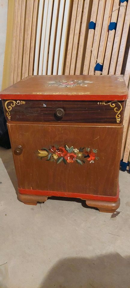 Schrank Bauernmalerrei Bett Sideboard Schlafzimmer Kinder Zimmer in Herxheim bei Landau/Pfalz