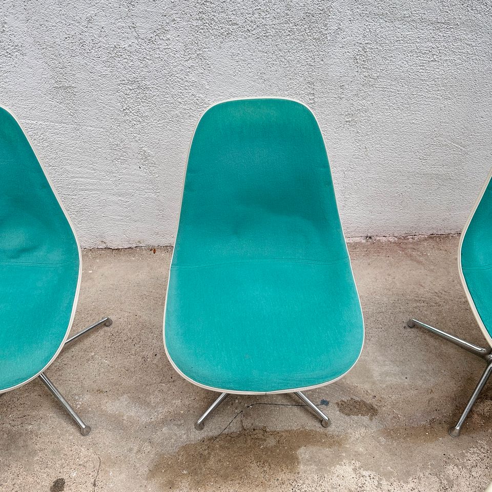 8x Herman Miller / Vitra | Charles & Ray Eames | Fiberglass Side Chairs / Sidechairs | Fiberglas | Vintage Mid-Century Designklassiker in Köln