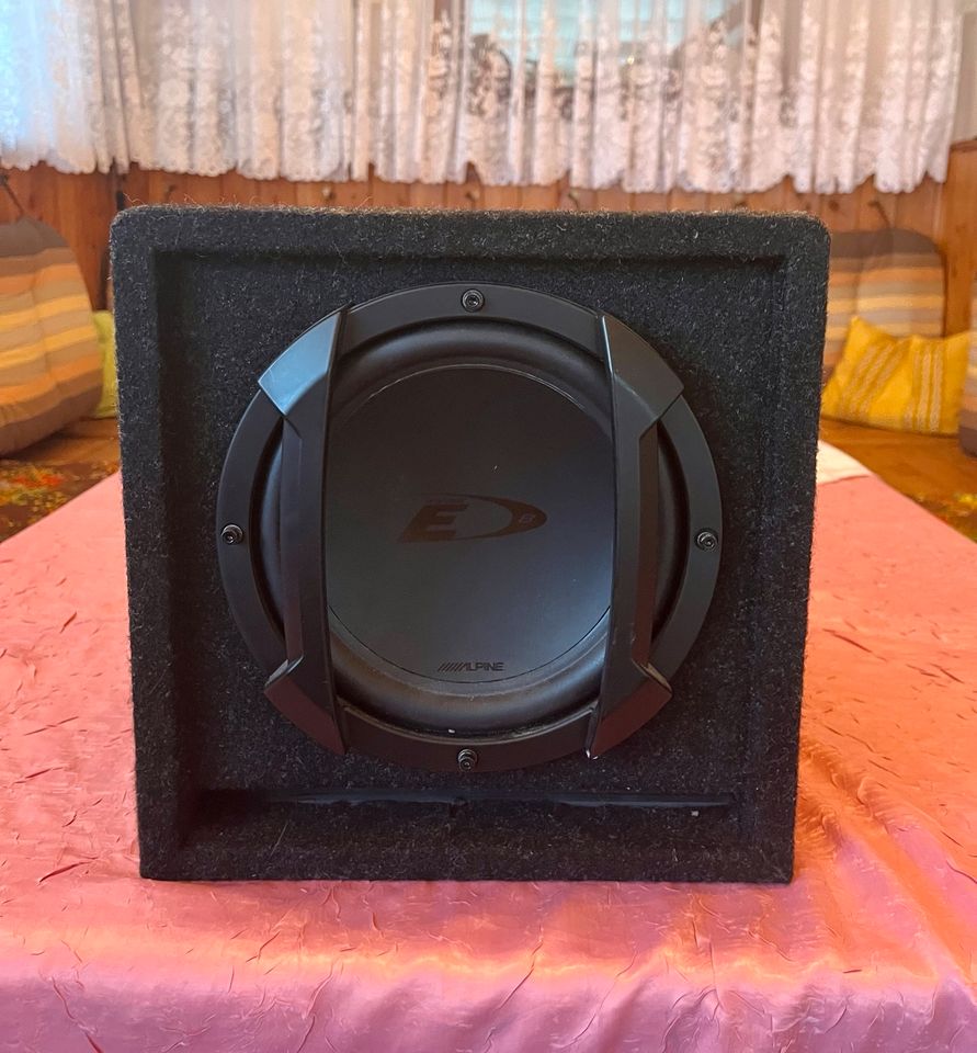 Alpine Subwoofer Bassbox SWE 815 car Hi-Fi in Dresden