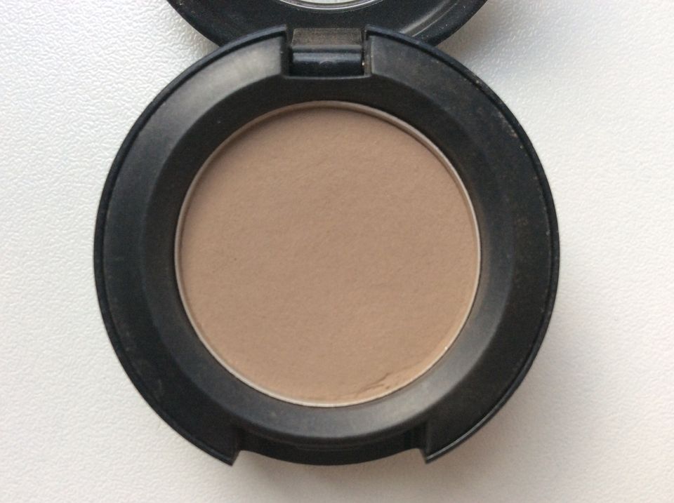 mac eye shadow / omega matte / neuwertig in Berlin