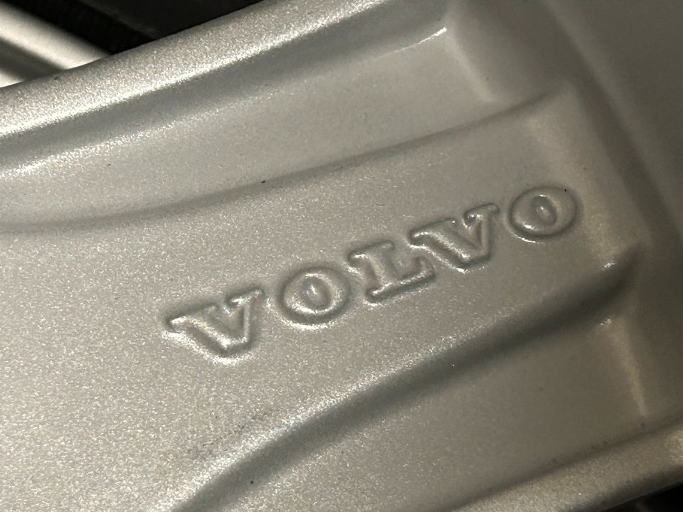 Volvo V60 S60 16 Zoll Winterreifen Original Kompletträder NEU in Gelsenkirchen