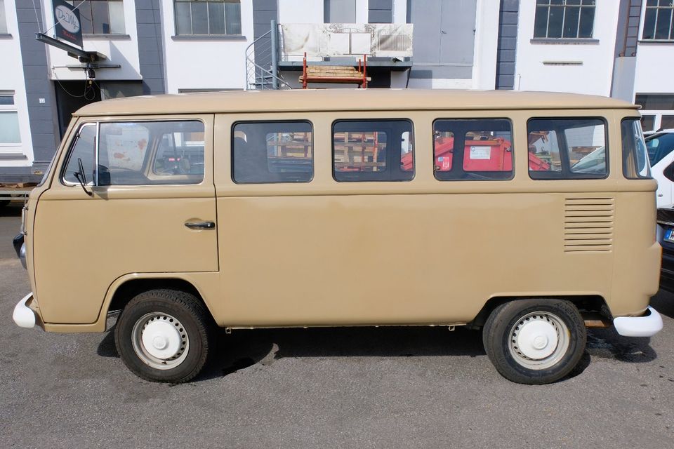 Jetzt Oldtimer: VW T2 Kombi Bus H-Kennzeichen TÜV neu bis 3/2026 in Wuppertal