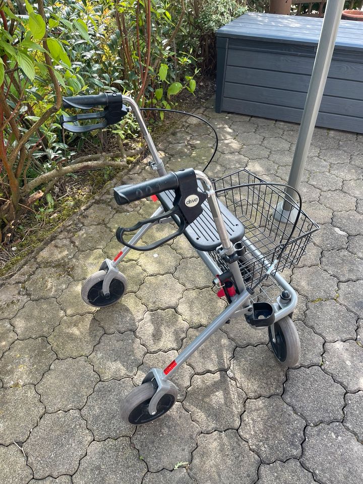 Arthritis - Rollator Cristallo neuwertig in Plettenberg