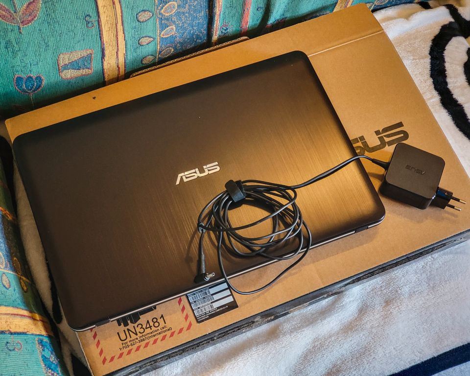 Asus VivoBook F540LA-DM1167T Laptop / Notebook in Hagen am Teutoburger Wald