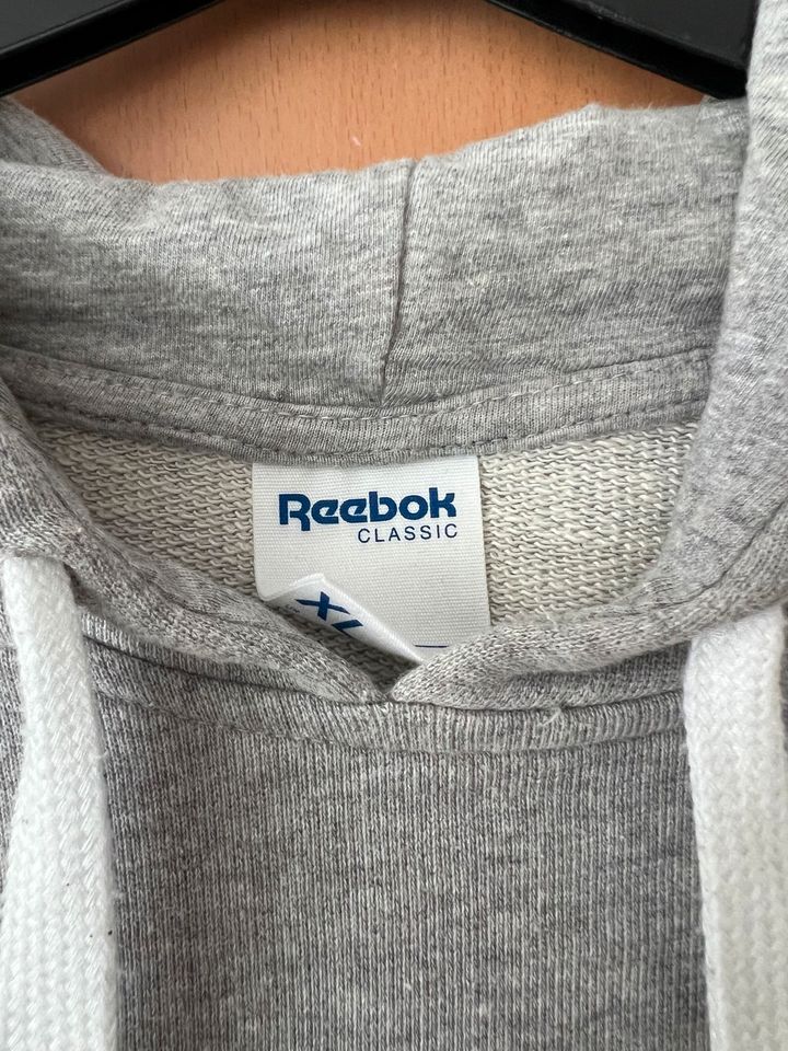 Reebok Hoodie in Schwieberdingen