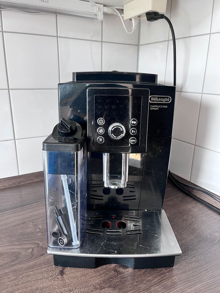 Kaffeemaschiene DELONGHI ECAM in Steißlingen