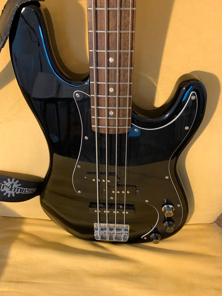 ❗️PJ Bass Unikat; SX- + Squier CV Komponenten eingestellt ❗️ in Heikendorf