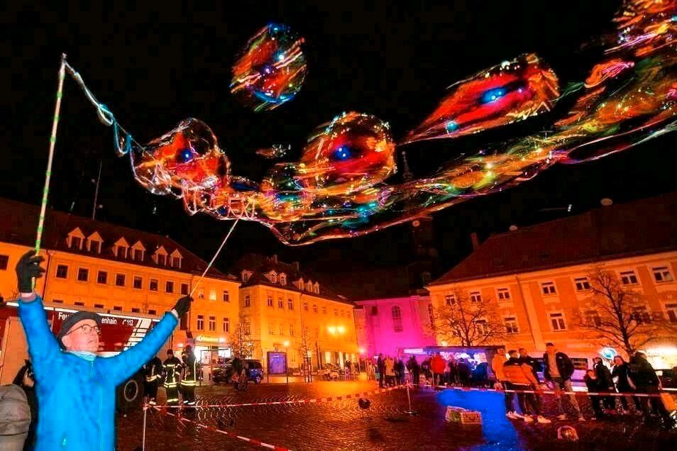 Seifenblasen-Riesenseifenblasen Show für Hochzeiten, Feiern... . in Dresden