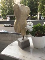 männlicher Torso - Skulptur Berlin - Schöneberg Vorschau